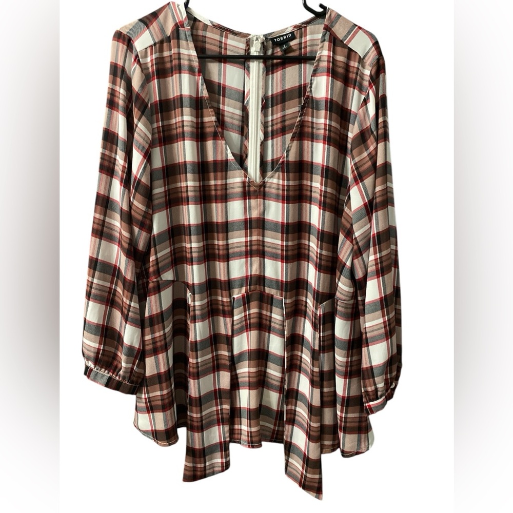 TORRID Women's RED PLAID GEORGETTE TIE FRONT BLOUSE SZ 2X LONG SLEEVE
